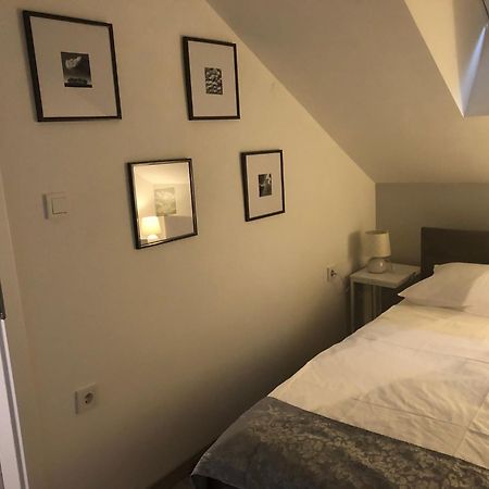 Petite Grey Apartment With Free Private Parking Zagreb Exterior foto
