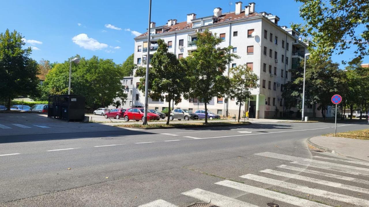 Petite Grey Apartment With Free Private Parking Zagreb Exterior foto